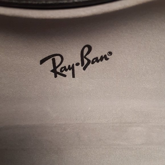 Ray-Ban hard shell clam shell sun glasses case - Picture 10 of 10